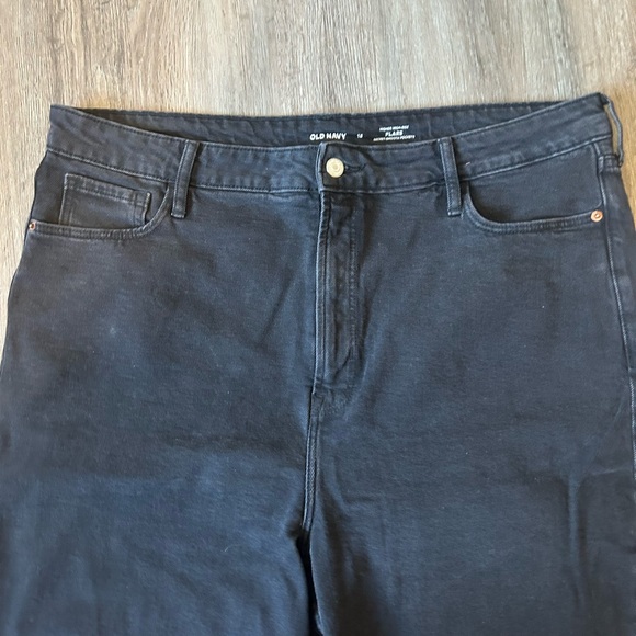 Old Navy Black High Rise Flare Jeans - Picture 5 of 6